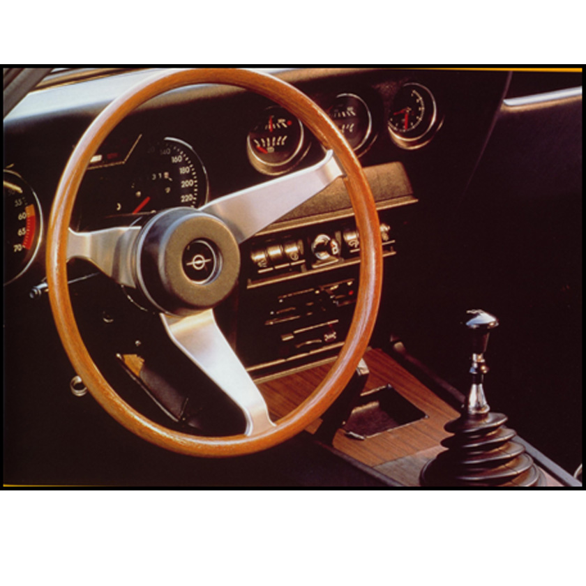1059_opel_gt_steering_wheel_photo02